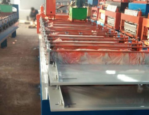 850---910双层彩钢压瓦机