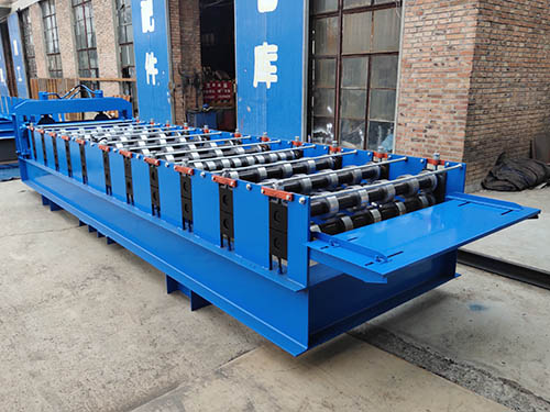 打包箱房成型机