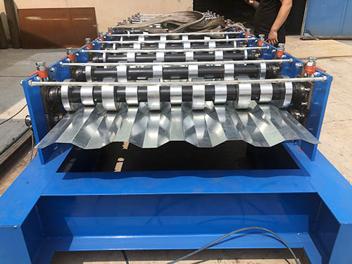 打包箱房压瓦机